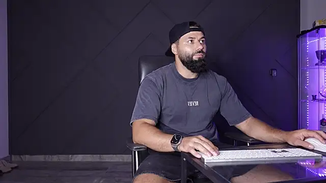mattmasterss online show from July 10, 2026, 11:38 pm