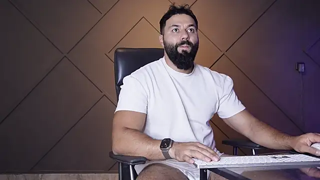 mattmasterss online show from July 28, 2026, 8:52 pm