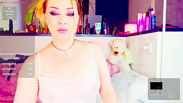  JuliaSpace  online show from July 4, 2026, 5:17 pm