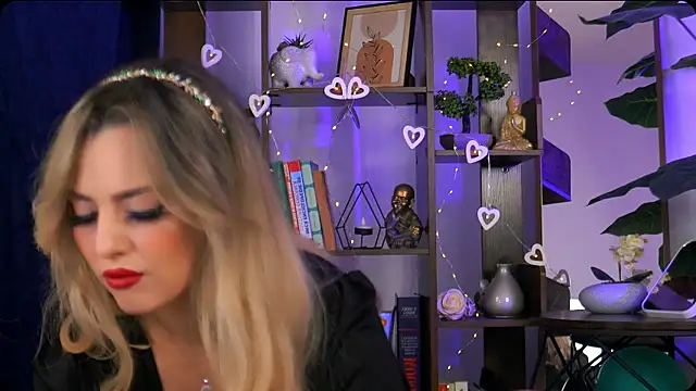 Snapshot of Bailey_Evans chatting on October 5, 2025, 4:47 am Bailey Evans online show from October 5, 2025, 4:47 am