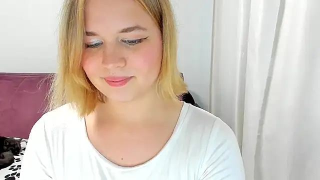 AlicePopsy online show from July 15, 2026, 4:36 pm