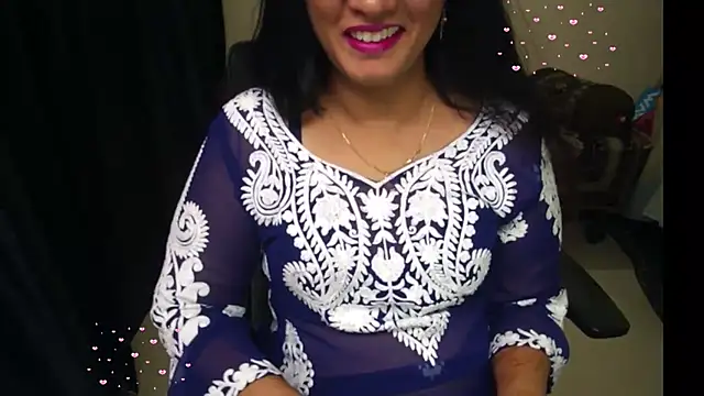 Arushisingh8888 online show from June 2, 2026, 1:44 pm