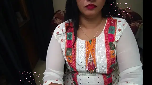 Arushisingh8888 online show from July 10, 2026, 2:06 pm