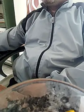 Hot-man39 online show from February 15, 2026, 7:42 am