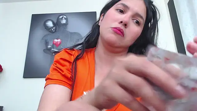 Snapshot of KatrinaRolan chatting on February 17, 2026, 10:40 pm KatrinaRolan online show from February 17, 2026, 10:40 pm