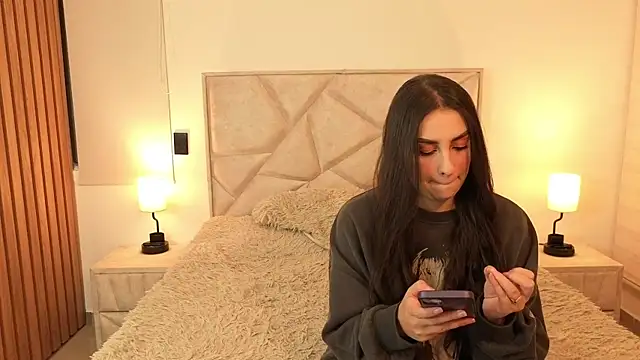 teseo and afroditha  online show from November 25, 2025, 1:17 am