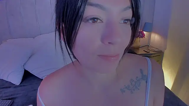 EvaaStevens online show from July 28, 2026, 7:37 pm