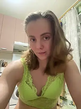 Snapshot of AlisaKissss chatting on February 17, 2025, 7:33 pm AlisaKissss online show from February 17, 2025, 7:33 pm