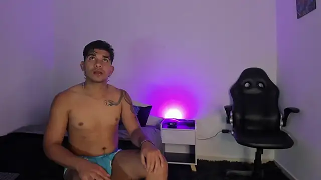 Snapshot of valentino_santoss chatting on February 24, 2026, 5:36 pm valentino santoss online show from February 24, 2026, 5:36 pm