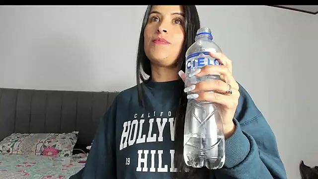 Snapshot of _elektrah chatting on February 10, 2025, 1:24 am  elektrah online show from February 10, 2025, 1:24 am