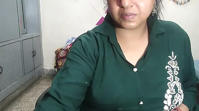 Sexy komolika online show from March 21, 2026, 2:43 pm