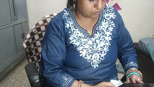 Sexy komolika online show from March 18, 2026, 3:03 pm