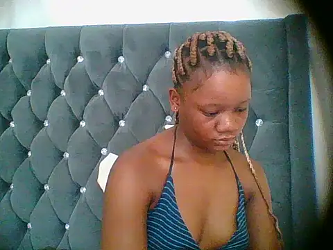 HotJeylee online show from January 7, 2026, 2:44 pm