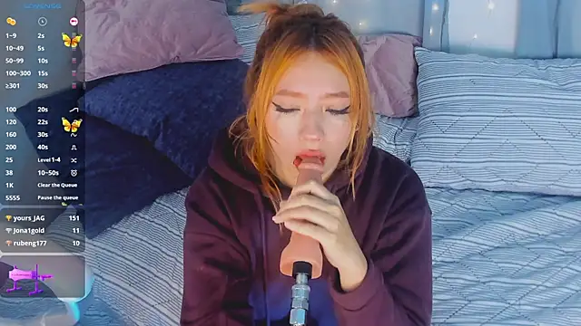 Snapshot of Kloe_Raize chatting on January 21, 2025, 2:00 am Kloe Raize online show from January 21, 2025, 2:00 am