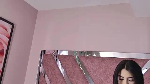 PaulinaDuarte online show from March 19, 2026, 11:43 am