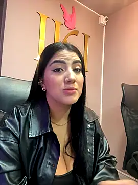 PaulinaDuarte online show from October 2, 2025, 11:35 am