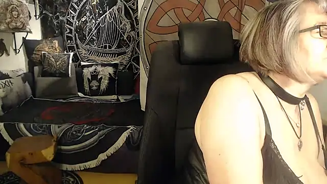 TittenMichelle online show from April 9, 2026, 6:58 pm