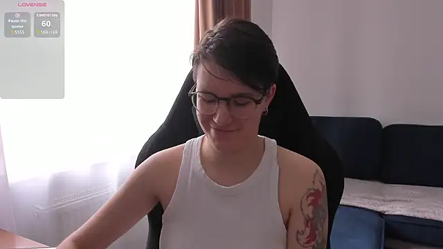 JessieFlower online show from April 19, 2026, 8:15 am