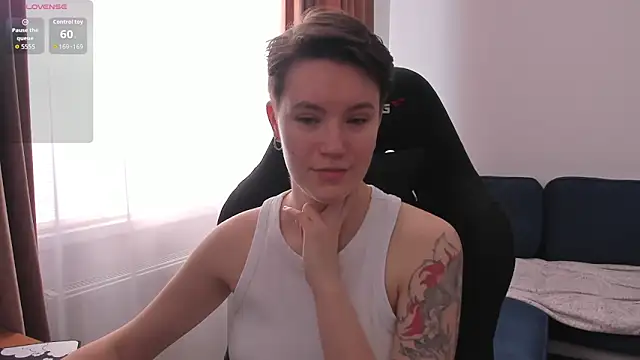 JessieFlower online show from March 18, 2026, 7:55 am