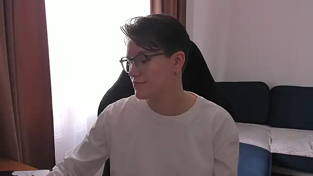 JessieFlower online show from April 22, 2026, 8:21 am