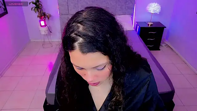 Lana stone  online show from December 15, 2025, 4:07 am