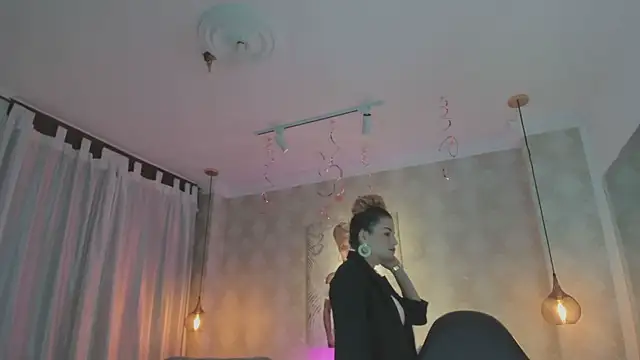 Shantall   online show from February 11, 2026, 11:21 am