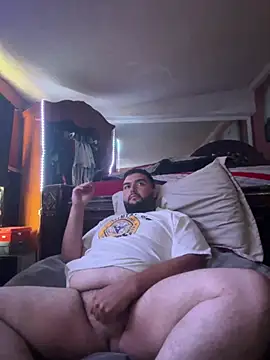 bigdickgio6923 online show from July 29, 2026, 10:42 pm