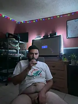 Snapshot of bigdickgio6923 chatting on December 20, 2024, 7:44 am bigdickgio6923 online show from December 20, 2024, 7:44 am