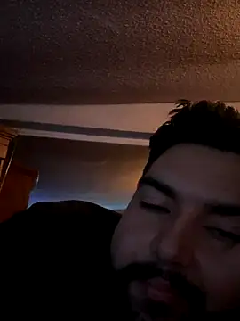 Snapshot of bigdickgio6923 chatting on November 19, 2025, 12:32 am bigdickgio6923 online show from November 19, 2025, 12:32 am