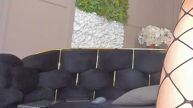 Deliciouslips online show from February 26, 2026, 4:40 pm