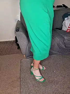 ellie-tv online show from October 30, 2025, 9:18 am