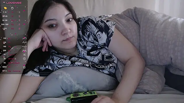 AlisaDevis online show from June 28, 2026, 5:03 am