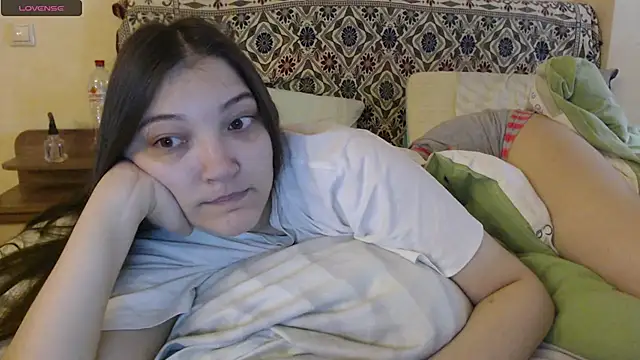 Snapshot of AlisaDevis chatting on November 2, 2025, 12:10 pm AlisaDevis online show from November 2, 2025, 12:10 pm