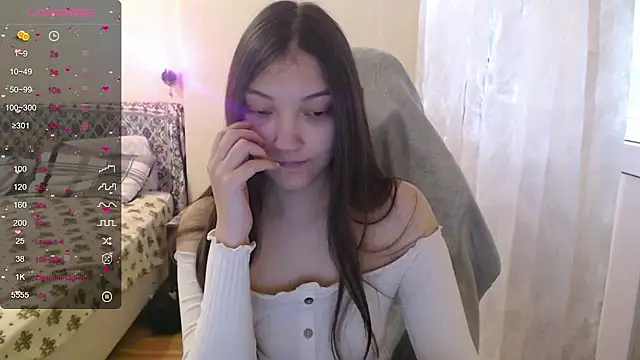 Snapshot of AlisaDevis chatting on November 5, 2025, 9:12 am AlisaDevis online show from November 5, 2025, 9:12 am