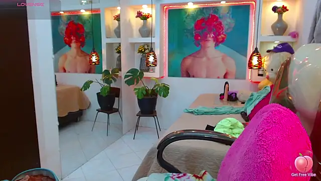 lorenapinto online show from November 7, 2025, 4:39 am