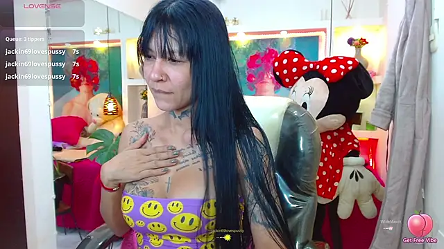 lorenapinto online show from October 25, 2025, 10:32 pm