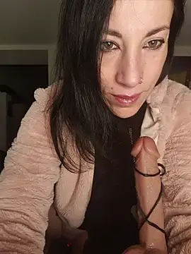 freyamoret online show from April 3, 2026, 2:29 am