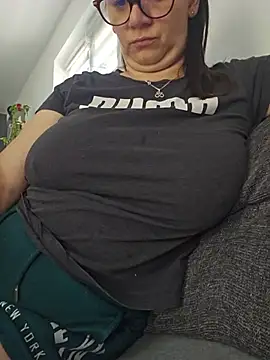 KristenVega online show from July 24, 2026, 10:11 am