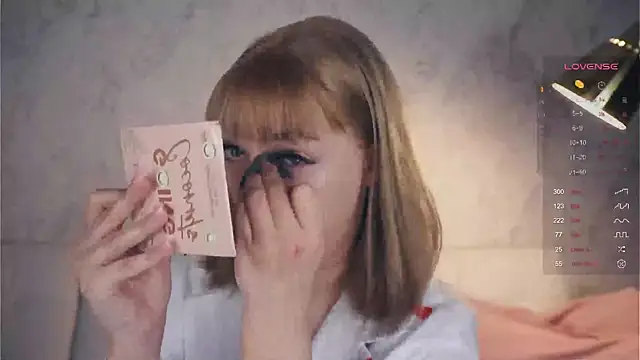 Snapshot of KateDolphin chatting on March 7, 2025, 5:06 pm KateDolphin online show from March 7, 2025, 5:06 pm