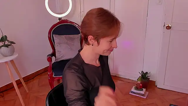 Snapshot of cuddlingbunny chatting on December 12, 2024, 4:53 pm cuddlingbunny online show from December 12, 2024, 4:53 pm