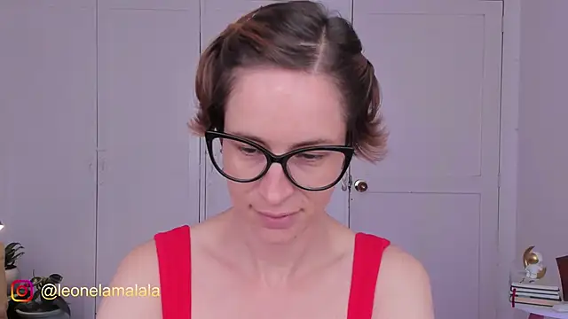 Snapshot of cuddlingbunny chatting on October 14, 2025, 5:46 pm cuddlingbunny online show from October 14, 2025, 5:46 pm