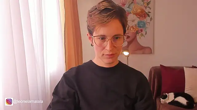 Snapshot of cuddlingbunny chatting on March 10, 2025, 10:55 pm cuddlingbunny online show from March 10, 2025, 10:55 pm