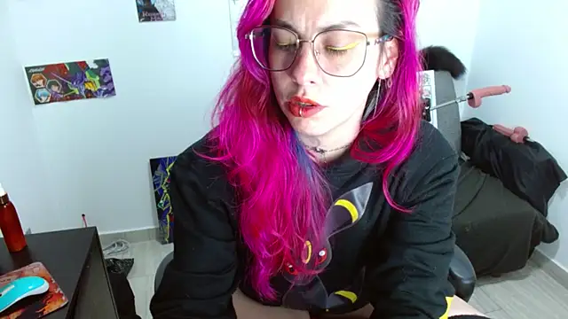 natasha laulau online show from April 17, 2026, 2:25 am