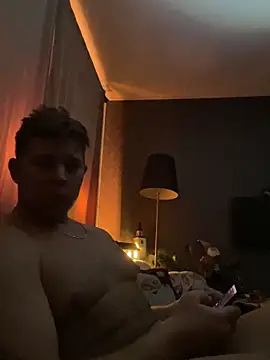 Snapshot of Teddan82 chatting on December 7, 2024, 6:26 am Teddan82 online show from December 7, 2024, 6:26 am