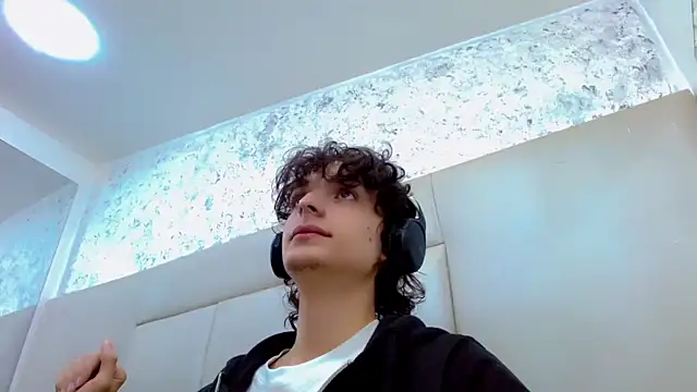 Sr BonnyEthan online show from February 28, 2026, 1:00 pm