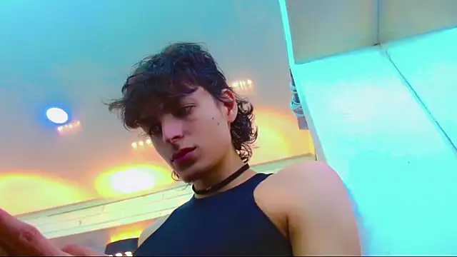 Sr BonnyEthan online show from November 30, 2025, 1:56 pm