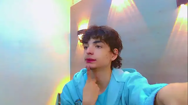 Sr BonnyEthan online show from December 15, 2025, 2:12 pm