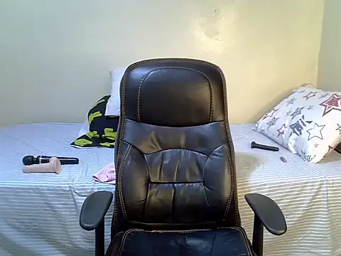 QueenJelly Sexy online show from February 25, 2026, 3:18 am