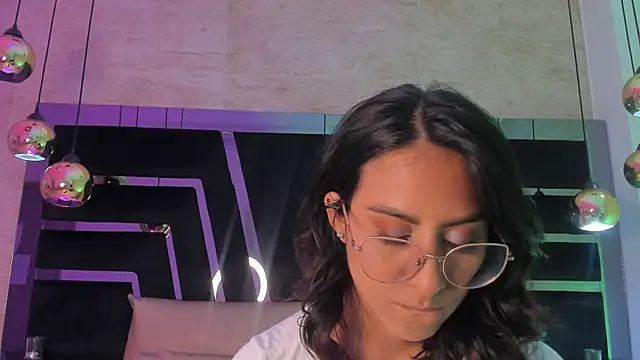 DaraBeckett online show from October 19, 2025, 11:35 am