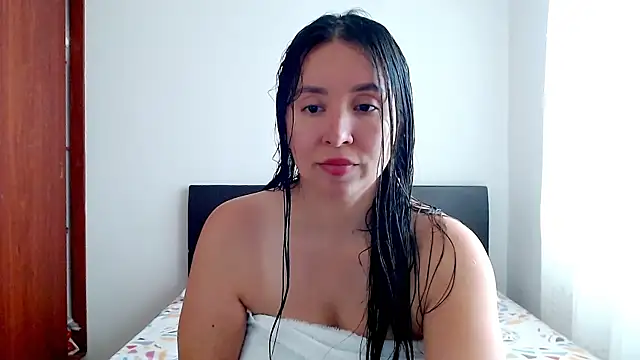 emely sexx20 online show from November 21, 2025, 2:27 pm